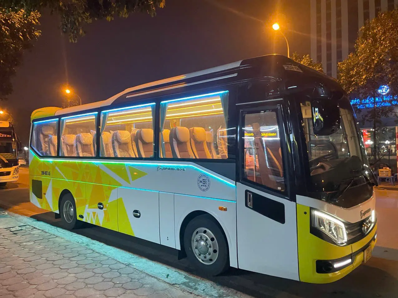 Xe du lịch 35 chỗ Sông Công Thái Nguyên Xe du lịch 35 chỗ Sông Công Thái Nguyên